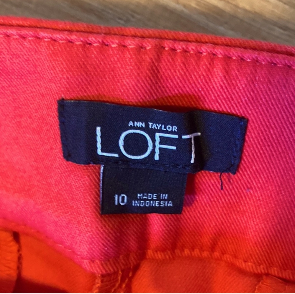 Loft Red Shorts With Gold Tone Button Detail Size 10 - Picture 5 of 9